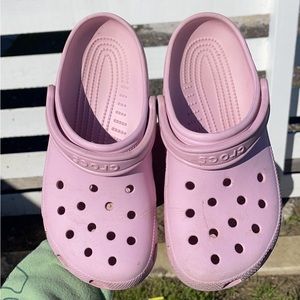 PINK CROCS